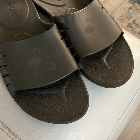 Slides - Picture 7 of 9